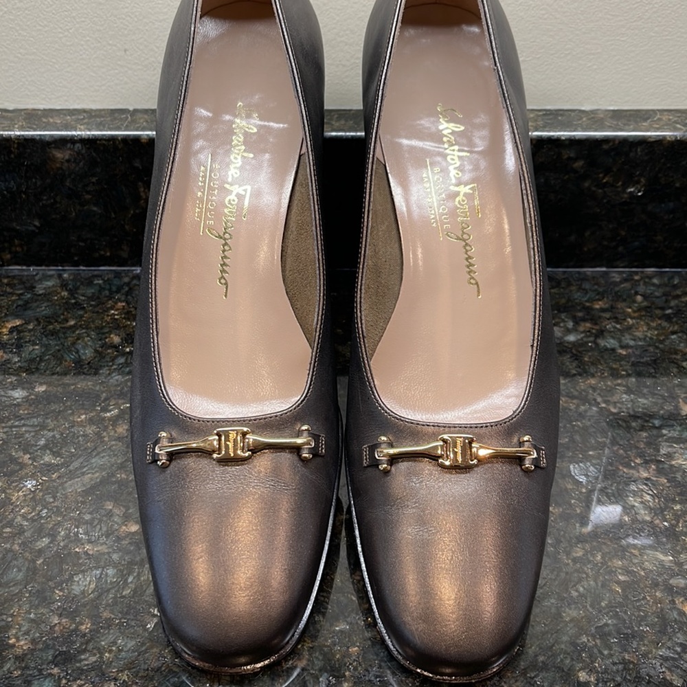 Salvatore Ferragamo Boutique Collection Classic Pewter Pumps, 10 AA